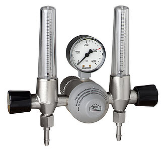 Pressure reducing valve inlet pressure 300 bar with two attached flow meters