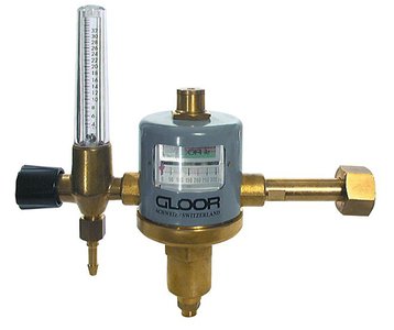 Druckregler für Schutzgas mit angebautem Durchflussmengenmesser und Anzeige des Flaschendruckes