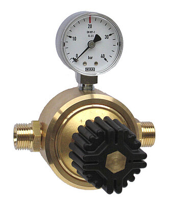 Low pressure regulator for high flow rate Low pressure regulator for high flow rate