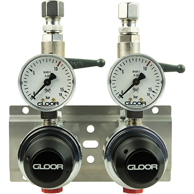 Take-off station for one or two gases, mounted on wall bracket and including pipeline shut-off valves Take-off station for one or two gases, mounted on wall bracket and including pipeline shut-off valves